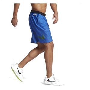 NIKE Mens 10” Football Shorts size L